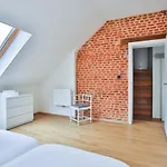 Authentique Confortable Convivial Spacieux Elegant *