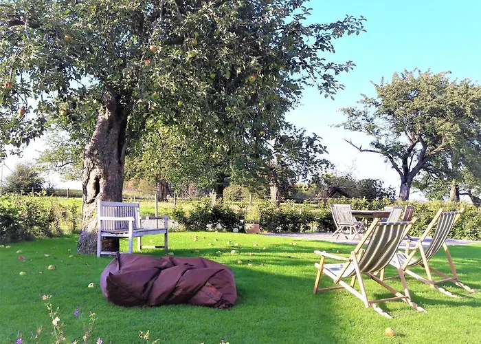 Authentique Confortable Convivial Spacieux Elegant