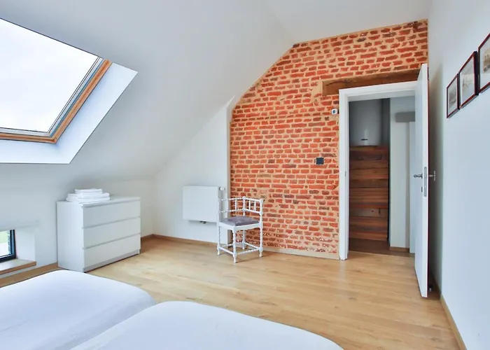 Authentique Confortable Convivial Spacieux Elegant *